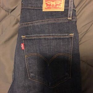 Levi’s 721 High Rise skinny jeans
